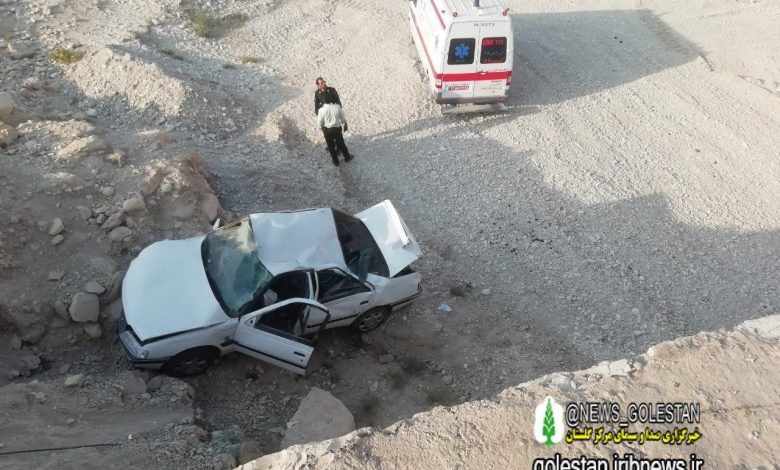 واژگونی و سقوط سواری پژو از پل در محور دهلران-مهران(پیچ های نصریان) ۳ مصدوم برجای گذاشت
